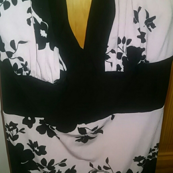 NWOT Halter Dress - Picture 2 of 2