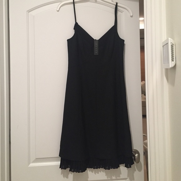Theory Dresses & Skirts - SOLD‼️