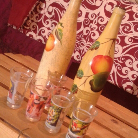 Retro home decor w/ 5 shot glasses