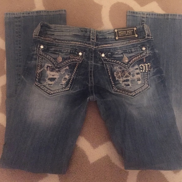 Miss me jeans boot cut 29 cute! Denim rhinestone