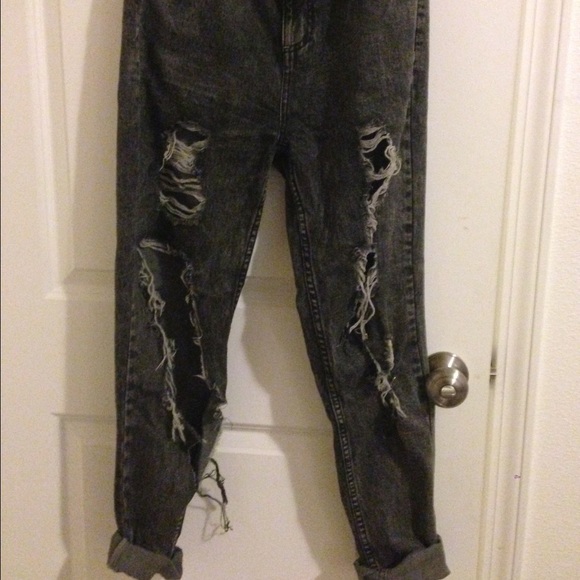 Destroyed high-waisted boyfriend jeans