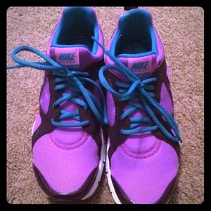 Nike comfort bed shoes