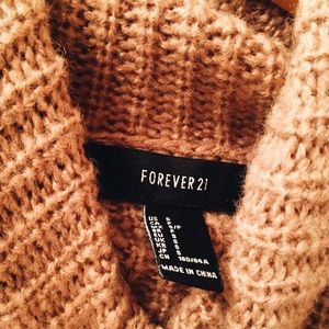 camel turtle neck knit sweater ✨