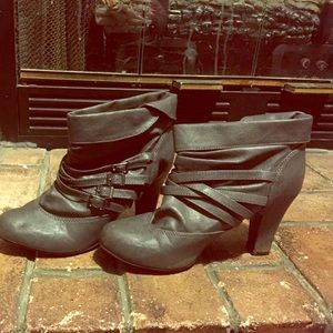 Maurice's booties Grey