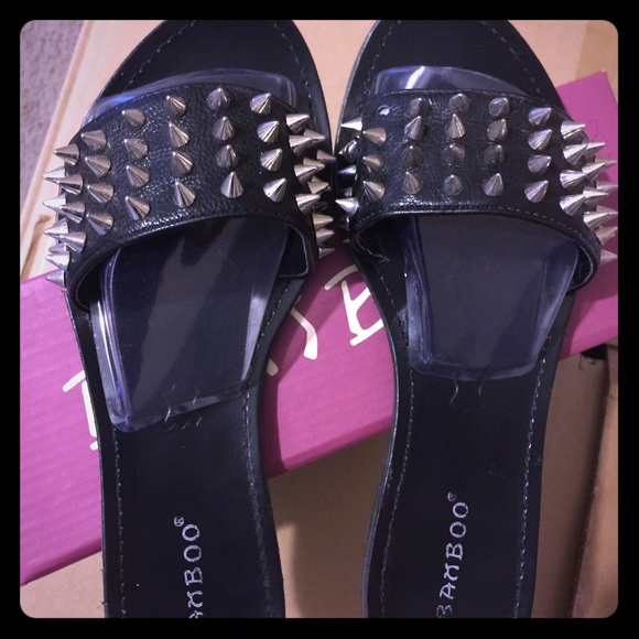 Slip in sandals (spike studs)