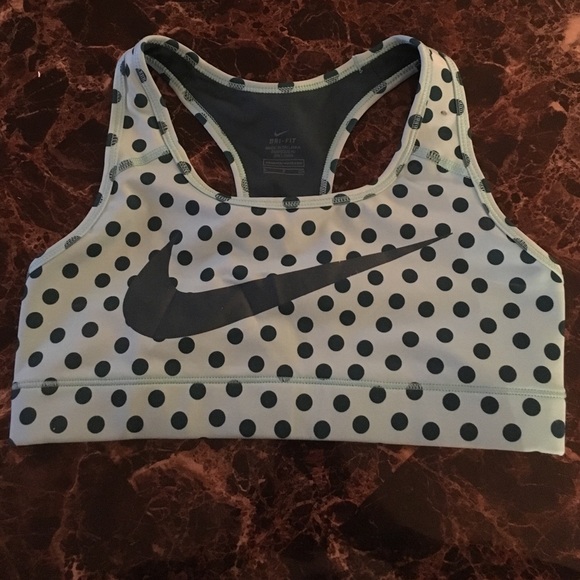 Nike sports bra size small
