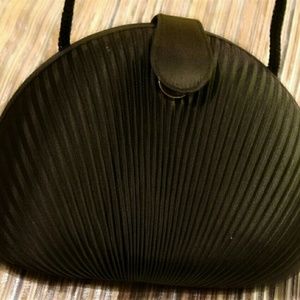 Clamshell Purse