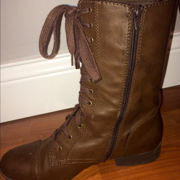 Trade✨ FOREVER 21 COMBAT BOOTS - Picture 2 of 4