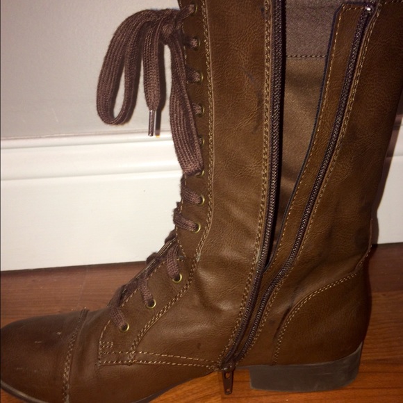 Trade✨ FOREVER 21 COMBAT BOOTS - Picture 3 of 4