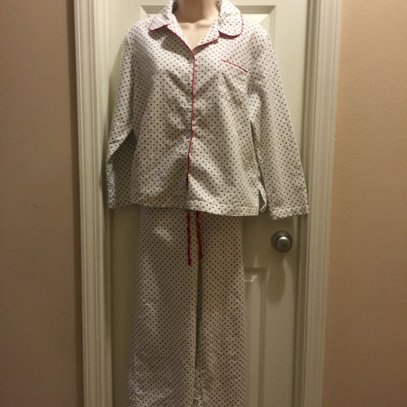 Woman's Noire Jasmine Rose Pajamas 
Size L