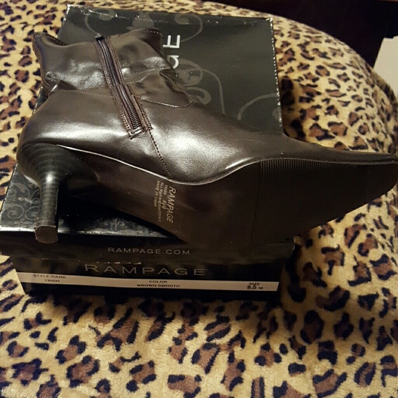 Boots - Picture 3 of 3