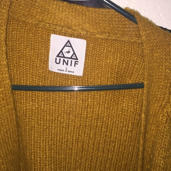 ❗️SOLD❗️UNIF OVERSIZED MUSTARD CARDIGAN - Picture 2 of 4