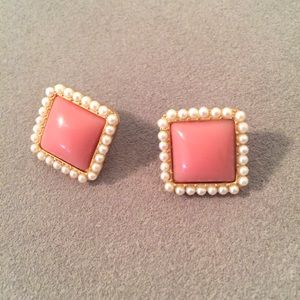 Gorgeous vintage style coral earrings with pearls