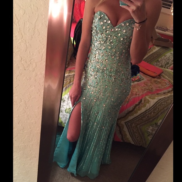 GORGEOUS Sherri Hill Prom Dress! - Picture 3 of 4