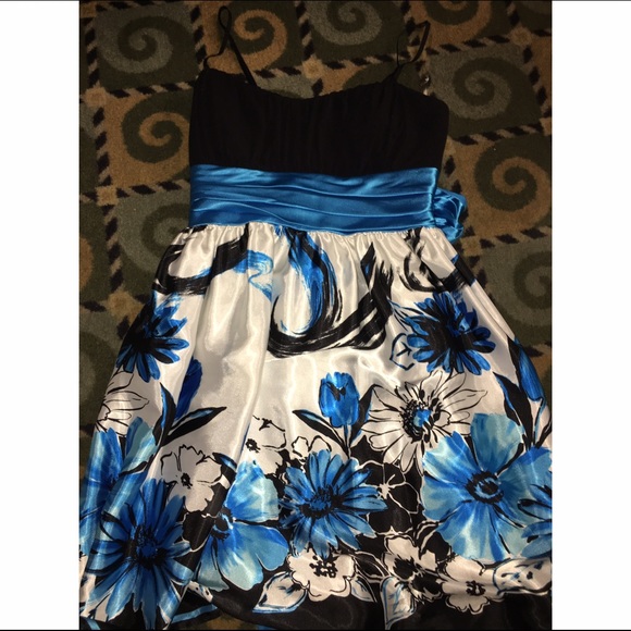 Flowery Dress! 🌹