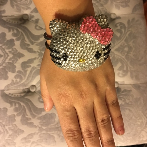 Hello kitty rhinestone bracelet - Picture 2 of 2