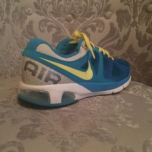 EUC Nike Air Max Lite 4