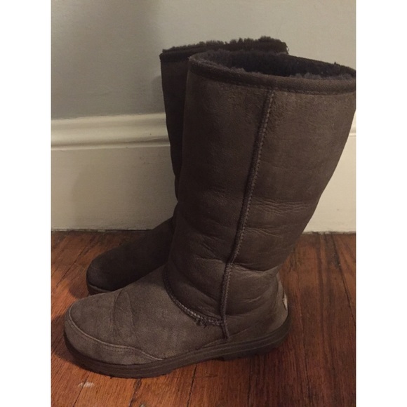 UGG Boots - Picture 3 of 3