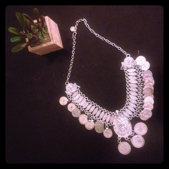 Silver pendant statement necklace - Picture 1 of 1