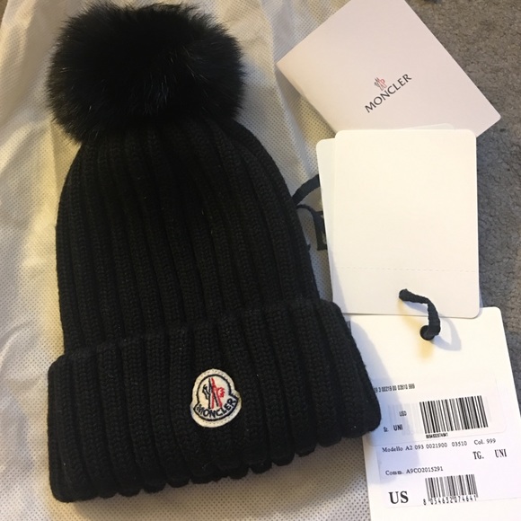 Black MONCLER POM POM BEANIE - Picture 3 of 4