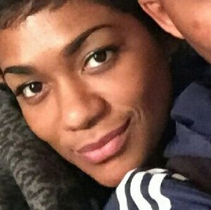 Meet your Posher, Dominique