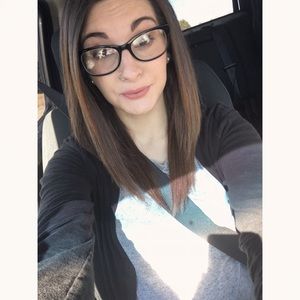 Meet your Posher, Brittnea