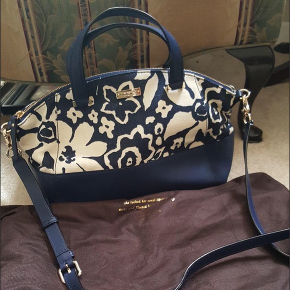 💯 percent Authentic Kate Spade Medium purse