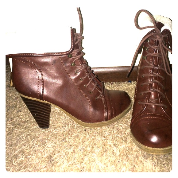 Heeled boots