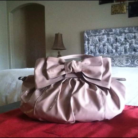 Valentino Garavani Nuage Lacca Bow Bag in Blush