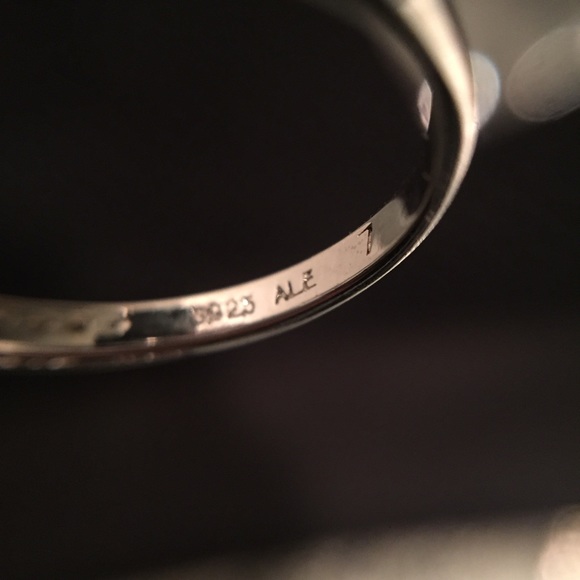 Bow knot ring. - Picture 3 of 4