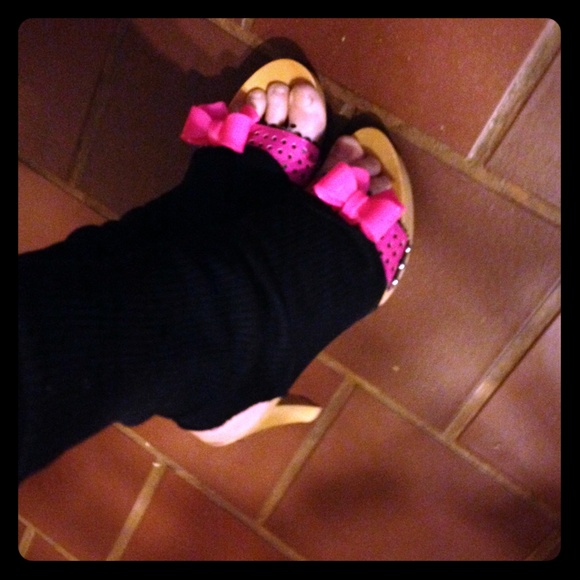 Betsey Johnson shoes pink bow heels peep kitten pinup wooden pumps sexy vintage