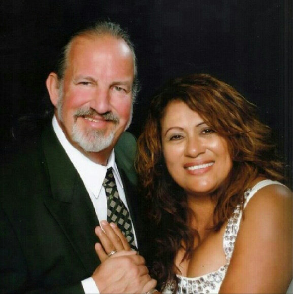 HELLO, SO NICE TO MEET YOU, I'M GINA... - Picture 2 of 6