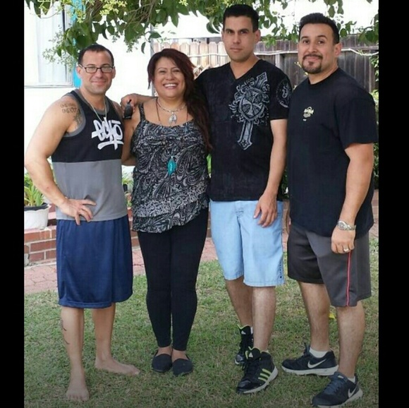 HELLO, SO NICE TO MEET YOU, I'M GINA... - Picture 3 of 6