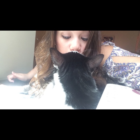 Meet your Posher, Anna - Picture 3 of 3