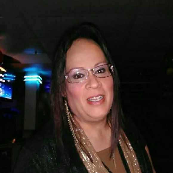 Meet your Posher, Ronni - Picture 1 of 1