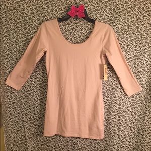 NWT super stretchy LONG shirt.