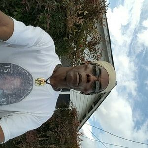 Meet your Posher, Gregory