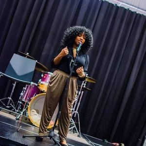 Meet your Posher, Dominique