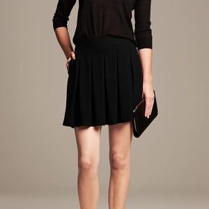 Petite Banana Republic Black Box Pleat Miniskirt