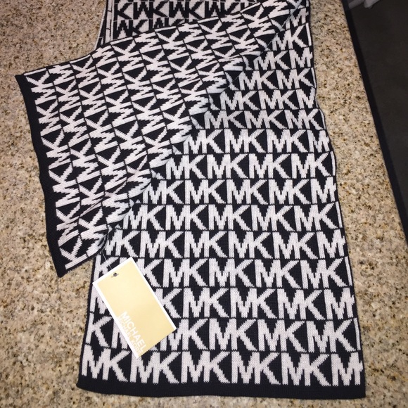 Brand new Michael Kors Scarf