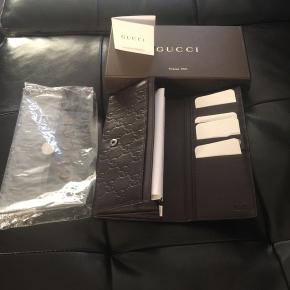 Gucci wallet good condition NO TRADES !!!!!😍😍😍