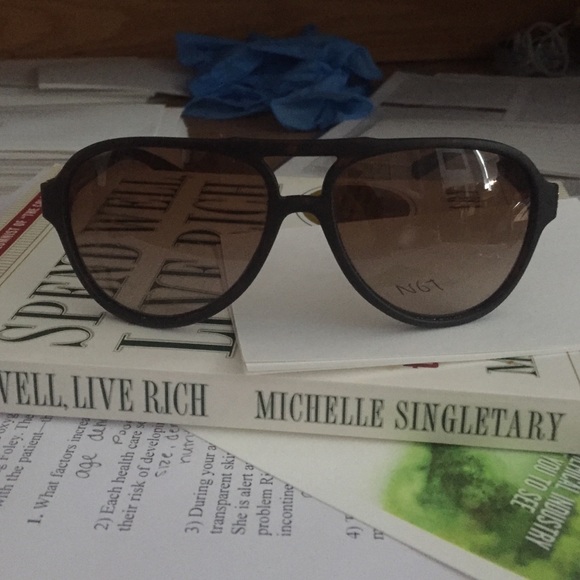 Tory burch aviator sunglasses