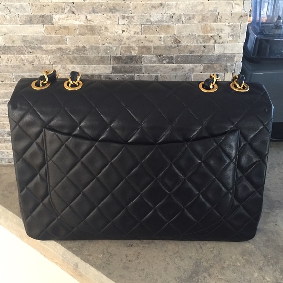 GORGEOUS Vintage Chanel Lambskin XL Classic Maxi - Picture 2 of 4