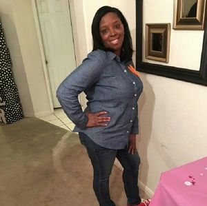 Meet your Posher, Denita