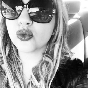 Meet your Posher, Rebecca