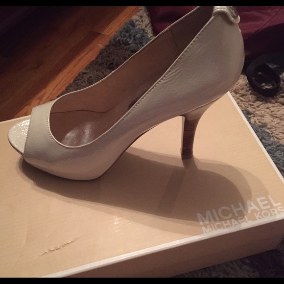 Size 8.5 Michael Kors