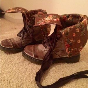 Vintage floral fold down Dr. Martens boots