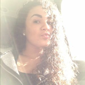 Meet your Posher, Isabella