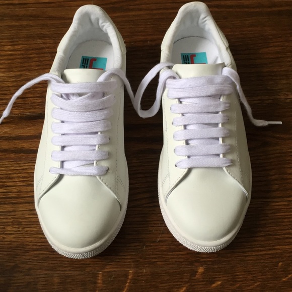 JEFFREY CAMPBELL PLAY NWT WHITE SNEAKERS