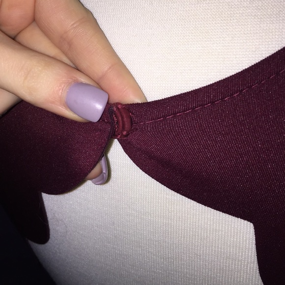 Maroon Sleeveless Backless Mini Dress - Picture 3 of 4